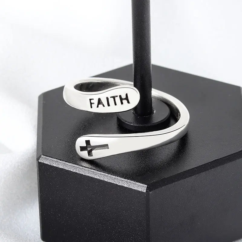 Women's Copper Faith Ring - Málle