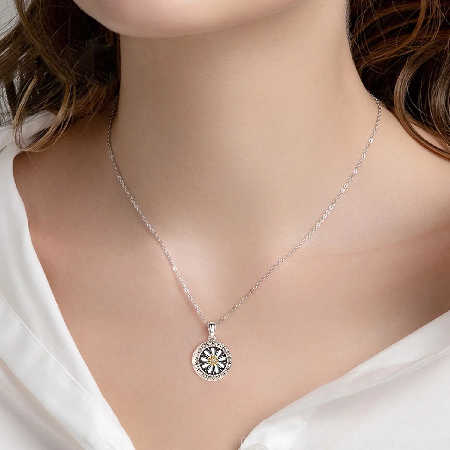 Sterling Silver Daisy Open Locket Photo Necklace - Málle