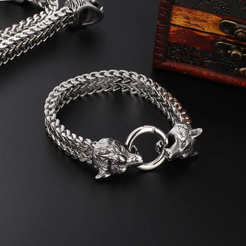 Stainless steel wolf head bracelet - Málle