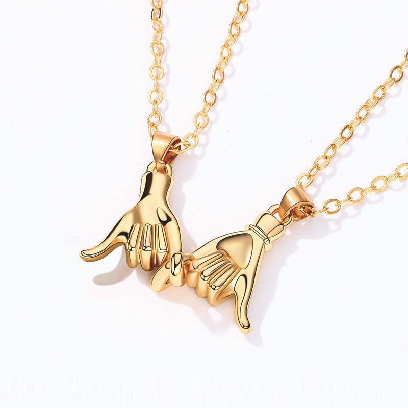 Palm Couple Necklace Magnet Attracts Handshake Clavicle Chain - Málle